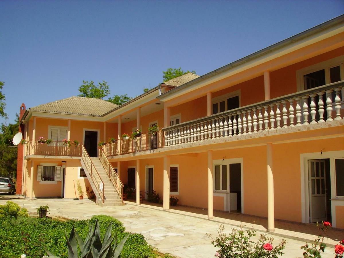 Apartments Anka Privlaka  Luaran gambar